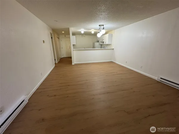 $2,100 | 6479 137th Avenue Northeast, Unit 361, Redmond, WA 98052