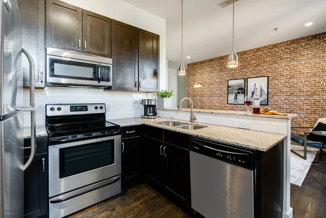 $2,150 | 210 30th Avenue North, Unit 400, Nashville, TN 37203
