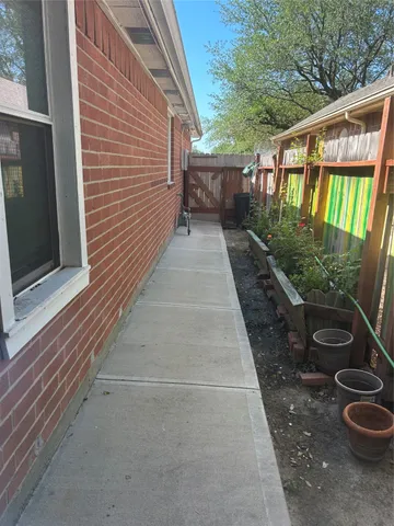 $1,250 | 21102 Rushing Creek Lane, Katy, TX 77449