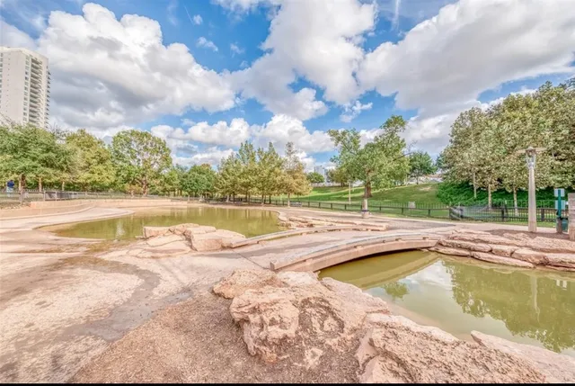 $199,000 | 3231 Allen Parkway, Unit 1111, Houston, TX 77019