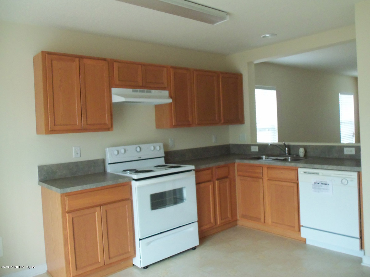 76016 Long Pond Loop Yulee, FL 32097 - Photo 4 of 8 Kitchen