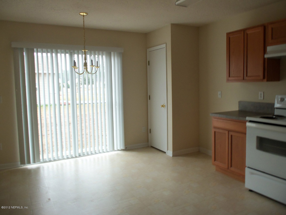 76016 Long Pond Loop Yulee, FL 32097 - Photo 5 of 8 Breakfast area