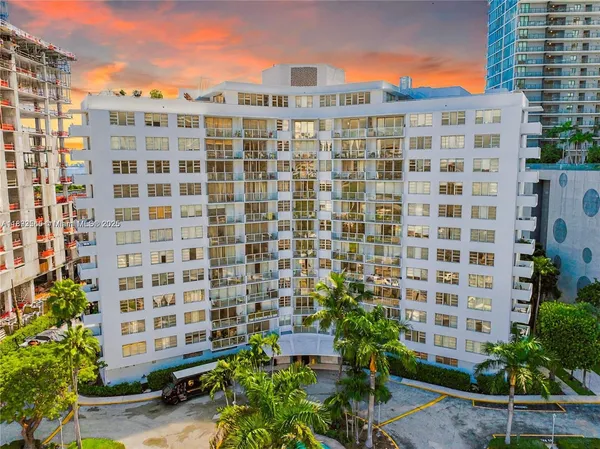 $2,300 | 3301 Northeast 5th Avenue, Unit 307, Miami, FL 33137