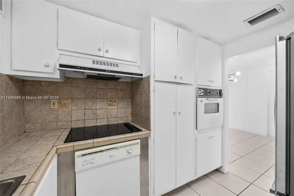 $2,300 | 3301 Northeast 5th Avenue, Unit 307, Miami, FL 33137