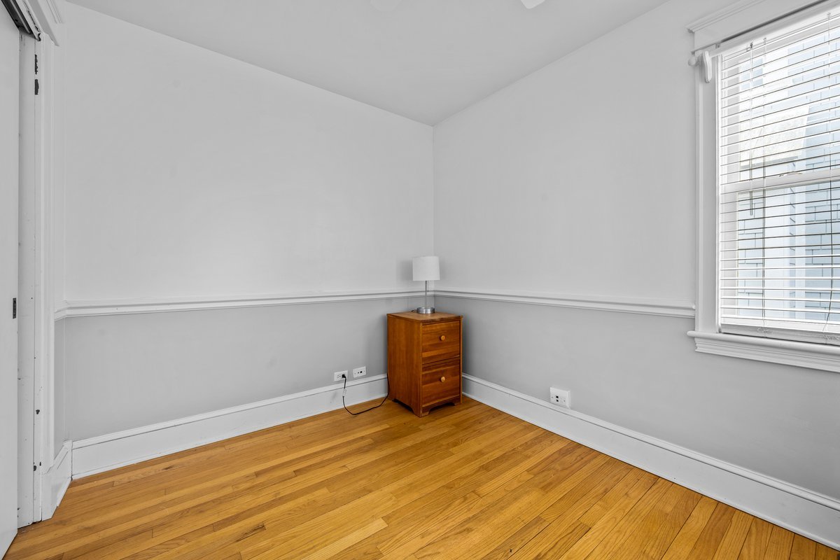 971 Windsor Road Highland Park, IL 60035 - Photo 8 of 11