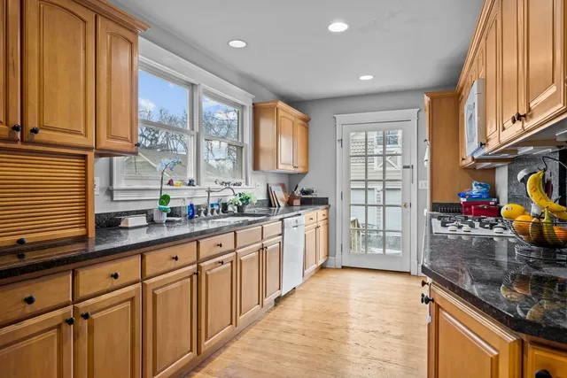 $399,000 | 971 Windsor Road, Highland Park, IL 60035