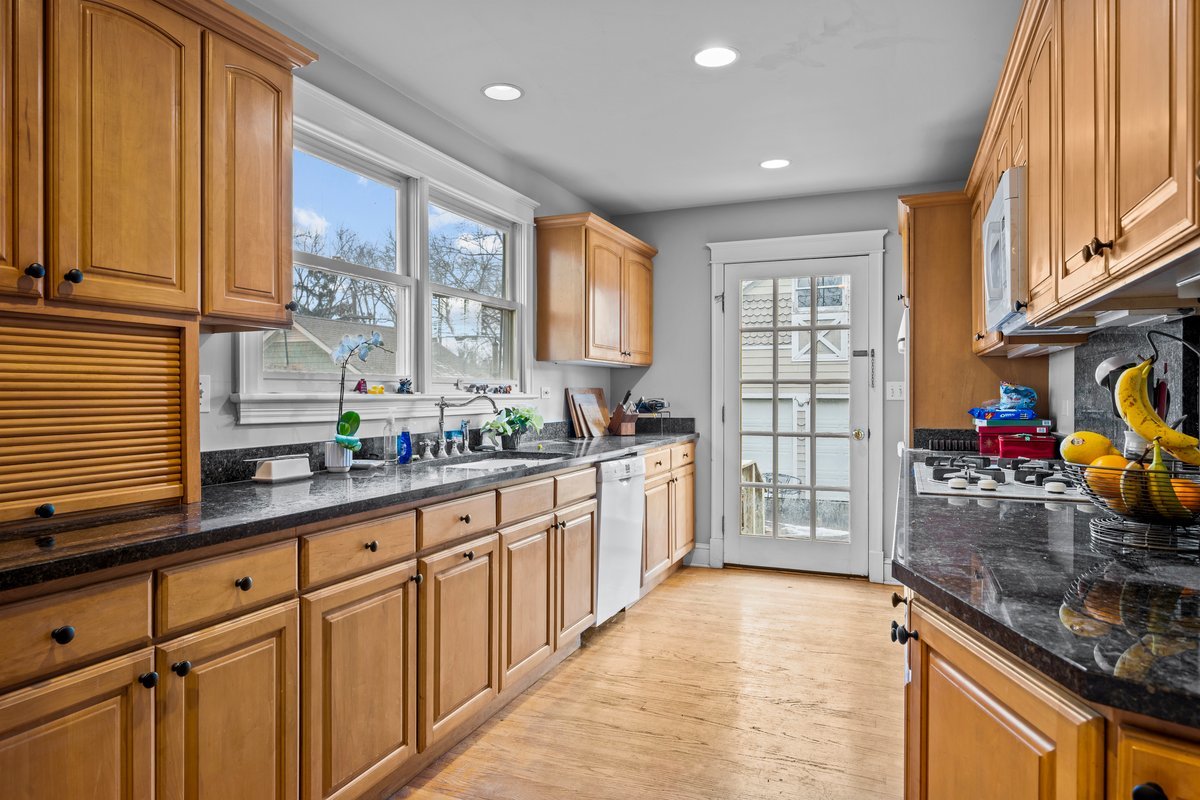 971 Windsor Road Highland Park, IL 60035 - Photo 9 of 11