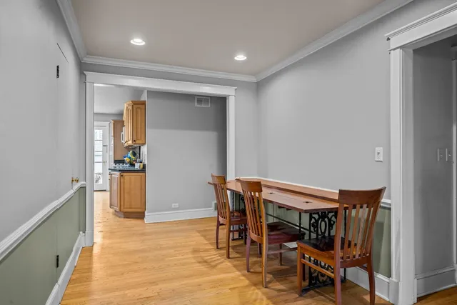 $399,000 | 971 Windsor Road, Highland Park, IL 60035