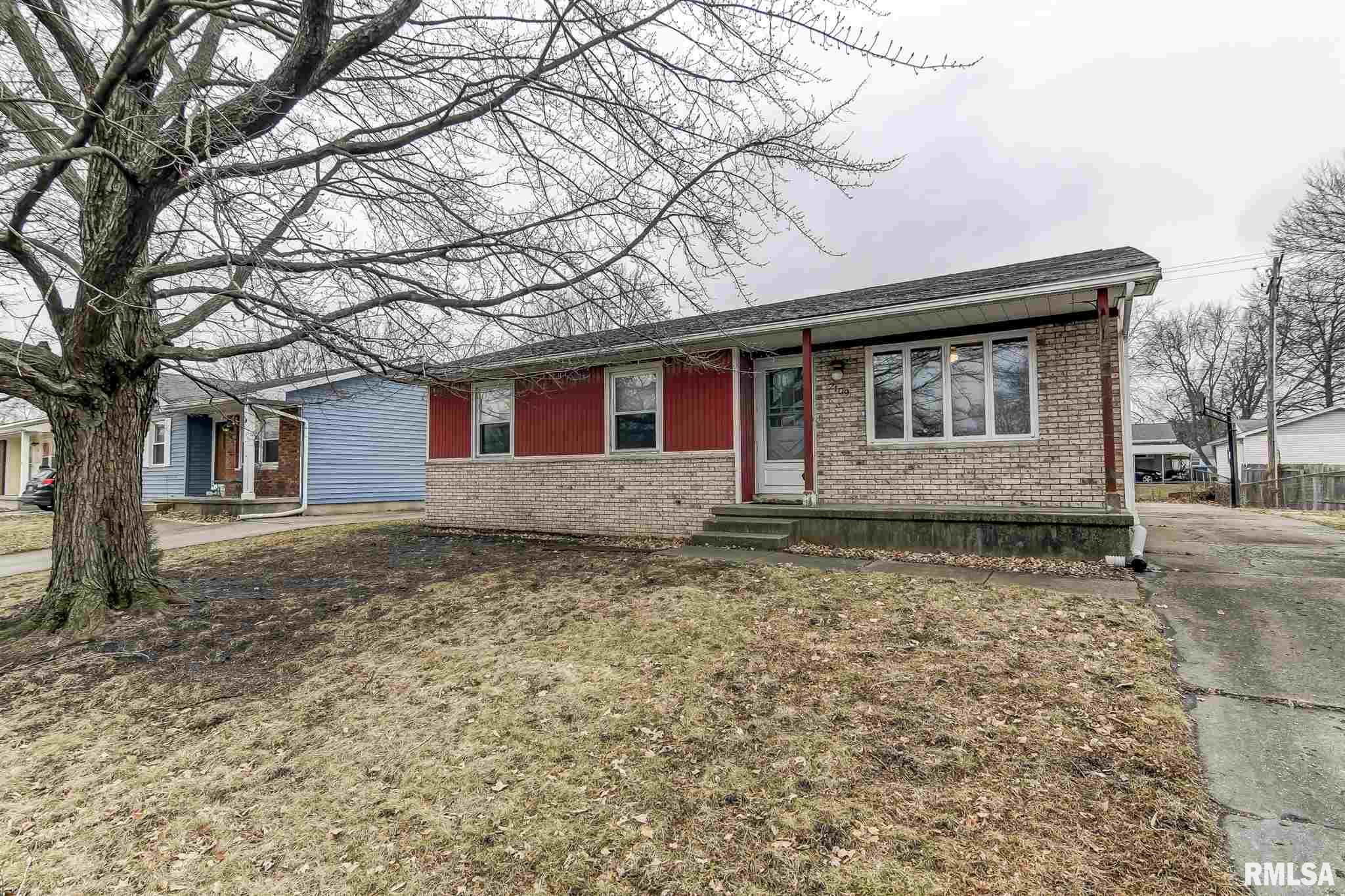 2109 Scarbrough Road Springfield, IL 62702 - Photo 3 of 39