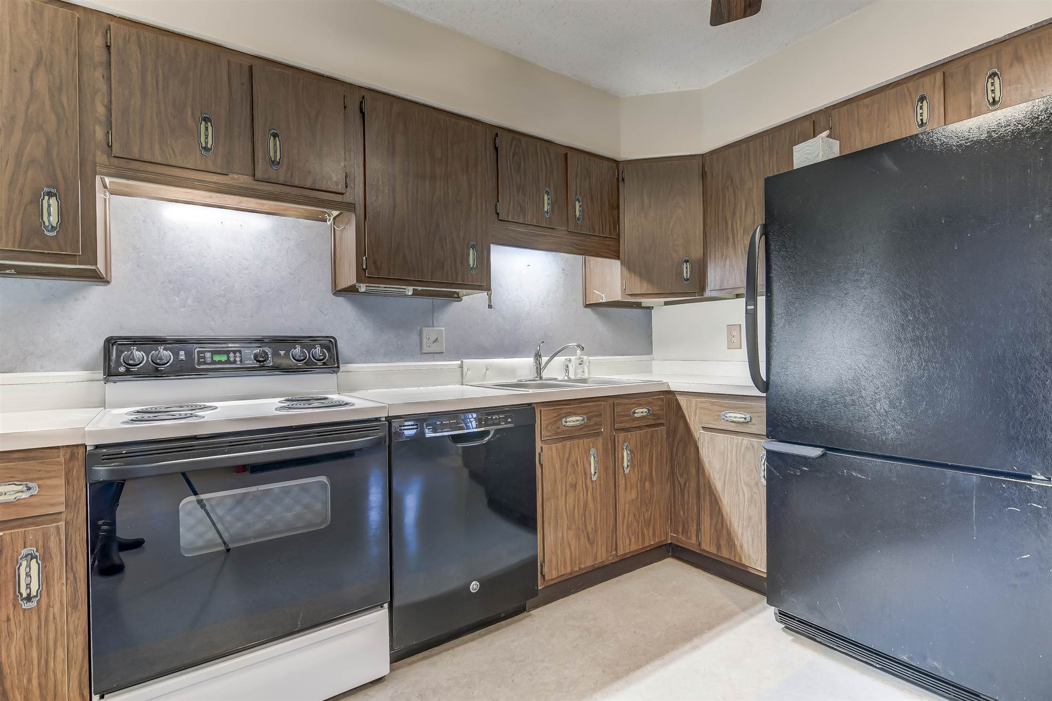 2109 Scarbrough Road Springfield, IL 62702 - Photo 10 of 39