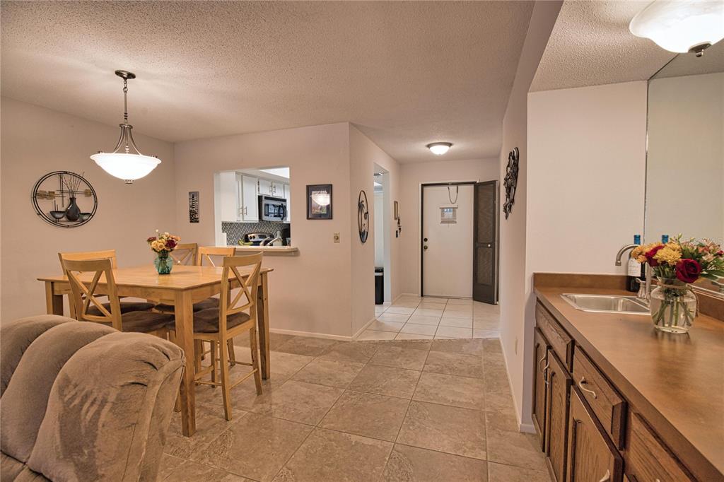 360 3 Lakes Lane, Unit G Venice, FL 34285 - Photo 8 of 21