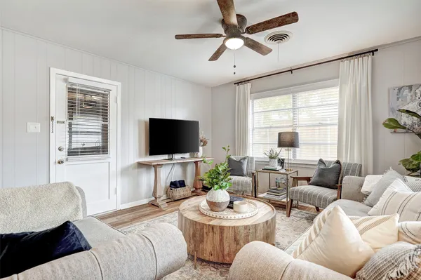 $2,500 | 511 South Myrtle Street, Georgetown, TX 78626