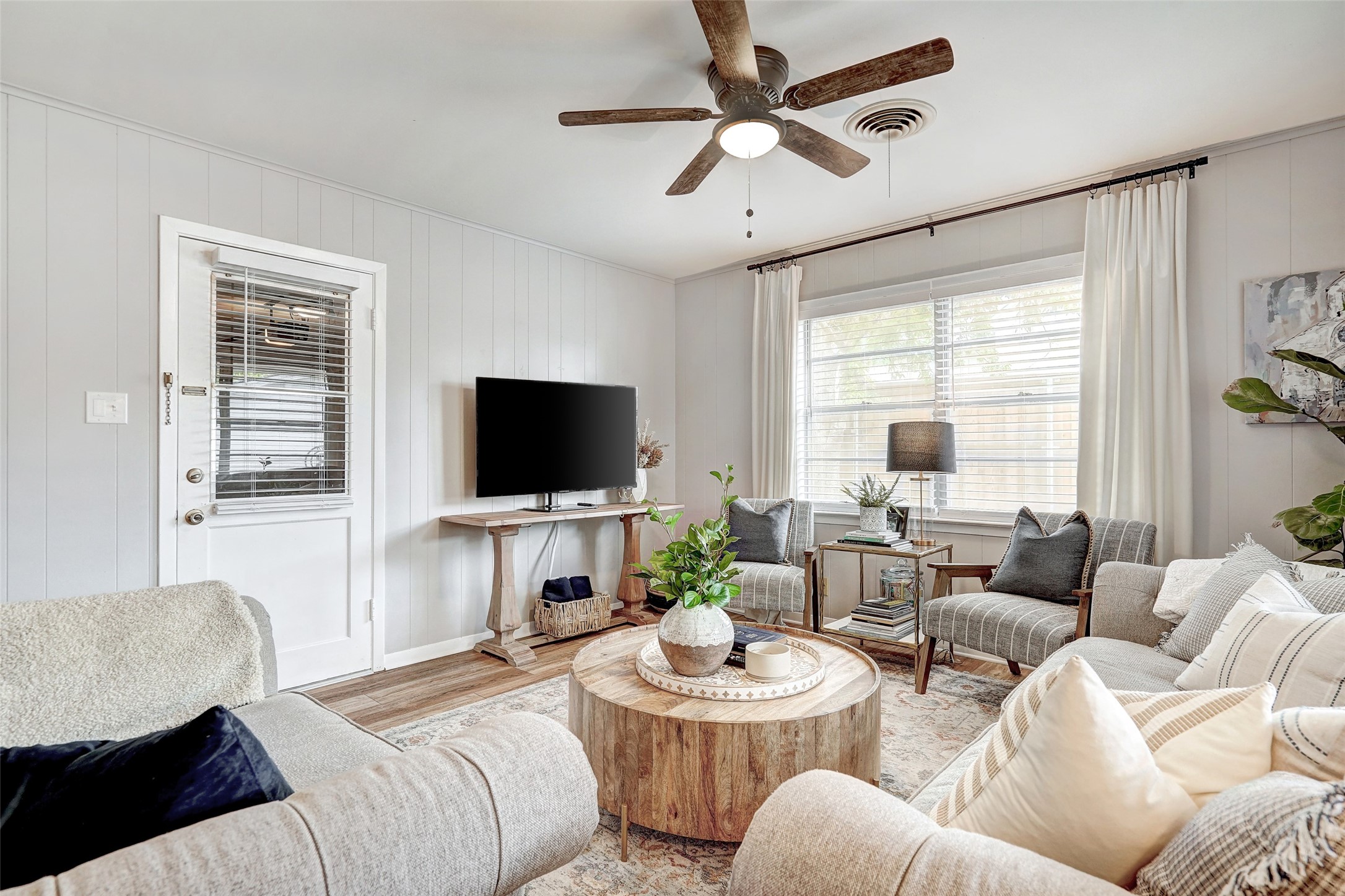 511 South Myrtle Street Georgetown, TX 78626 - Photo 11 of 34