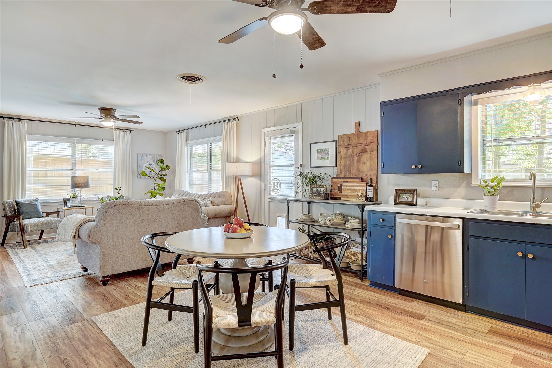 511 South Myrtle Street Georgetown, TX 78626 - Photo 13 of 34