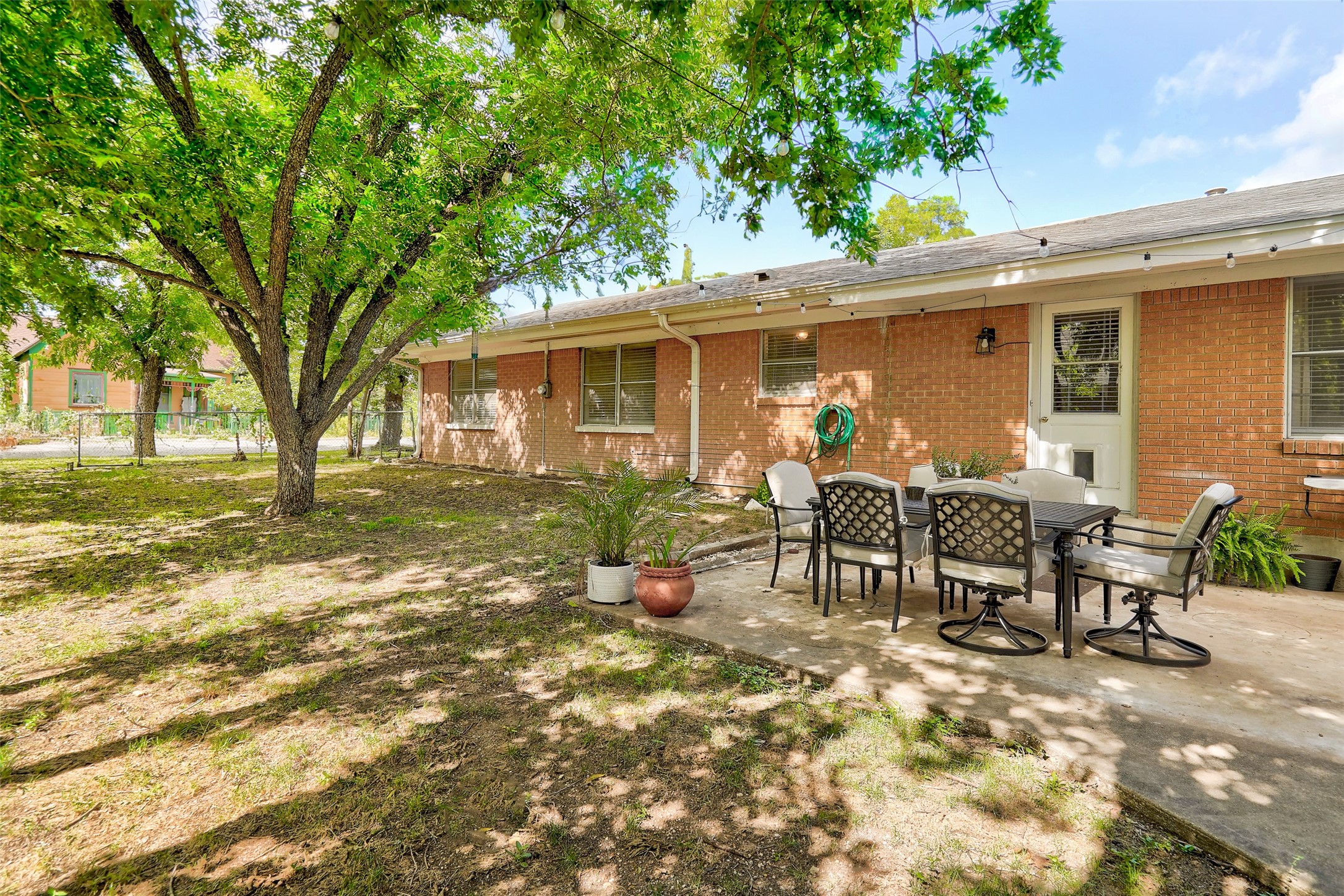 511 South Myrtle Street Georgetown, TX 78626 - Photo 32 of 34