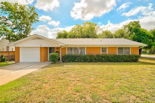 $2,500 | 511 South Myrtle Street, Georgetown, TX 78626