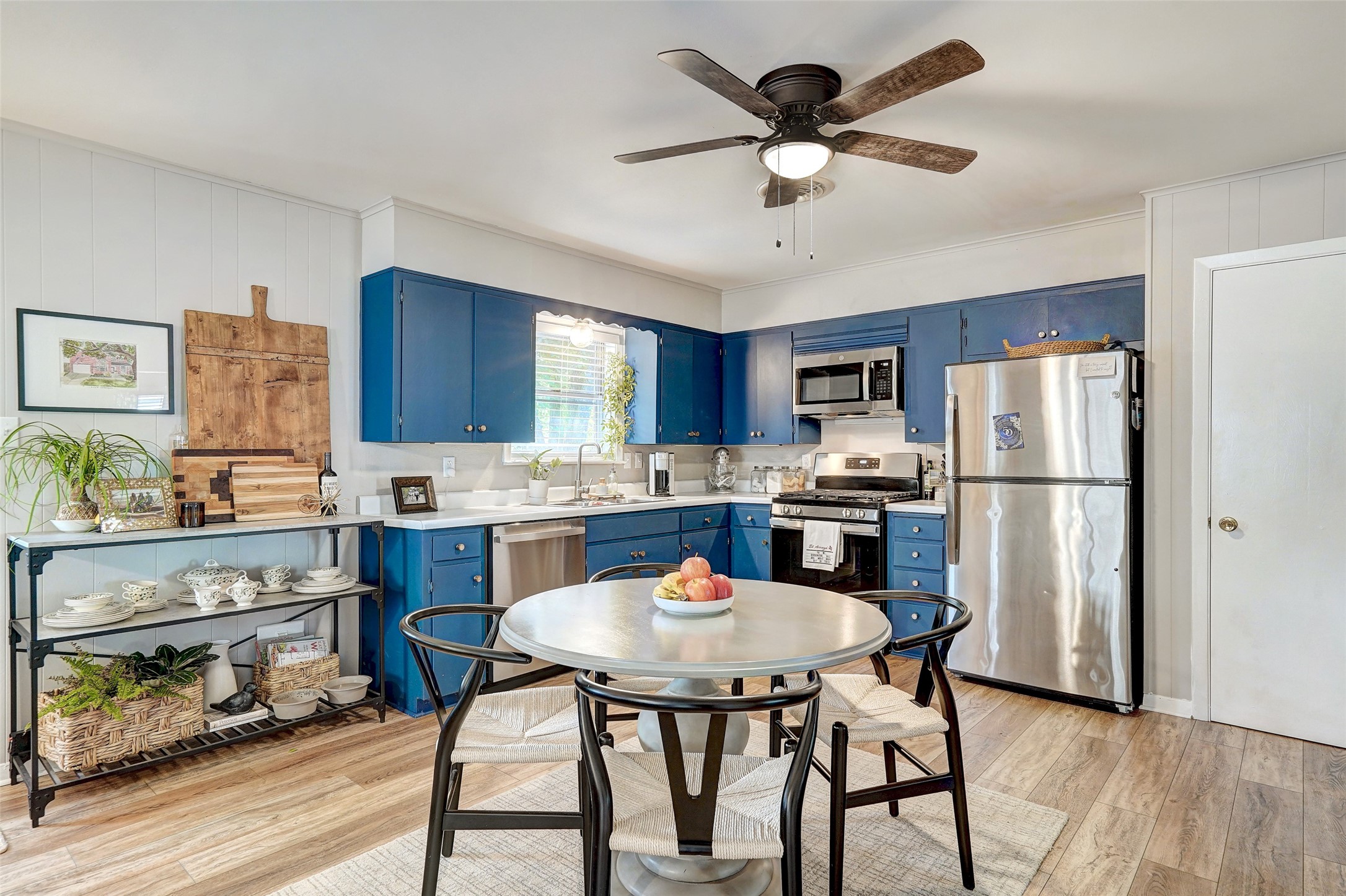 511 South Myrtle Street Georgetown, TX 78626 - Photo 9 of 34
