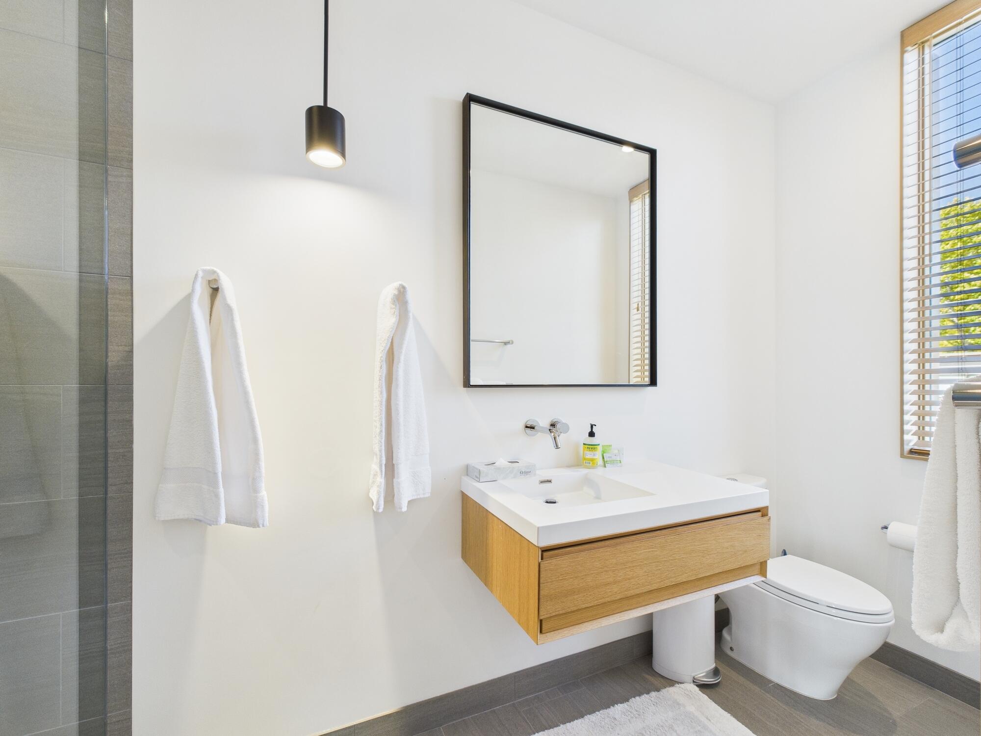 300 6th Street West, Unit B Ketchum, ID 83340 - Photo 19 of 30 Third Bedroom Ensuite Bathroom