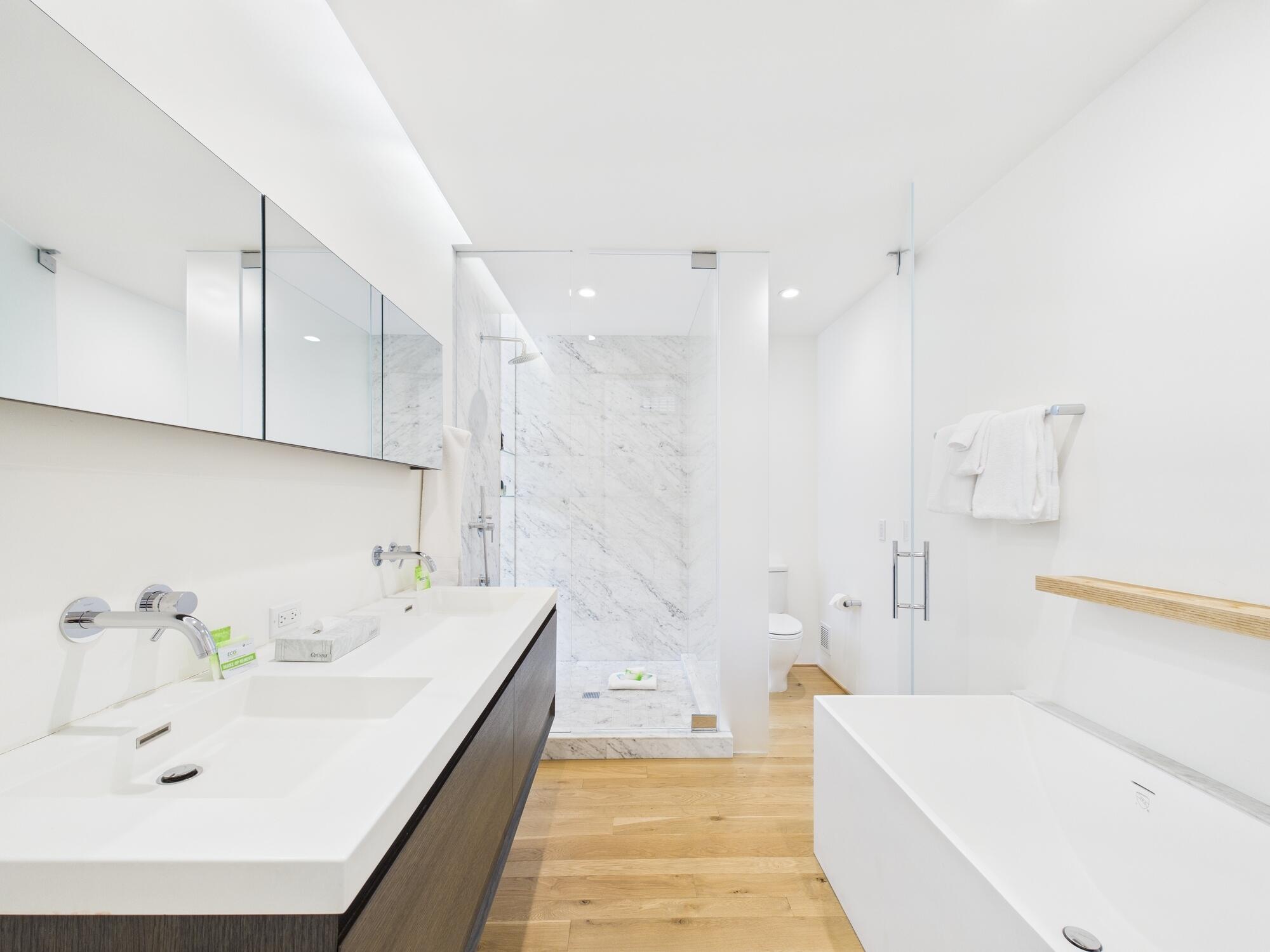 300 6th Street West, Unit B Ketchum, ID 83340 - Photo 23 of 30 Primary Bath