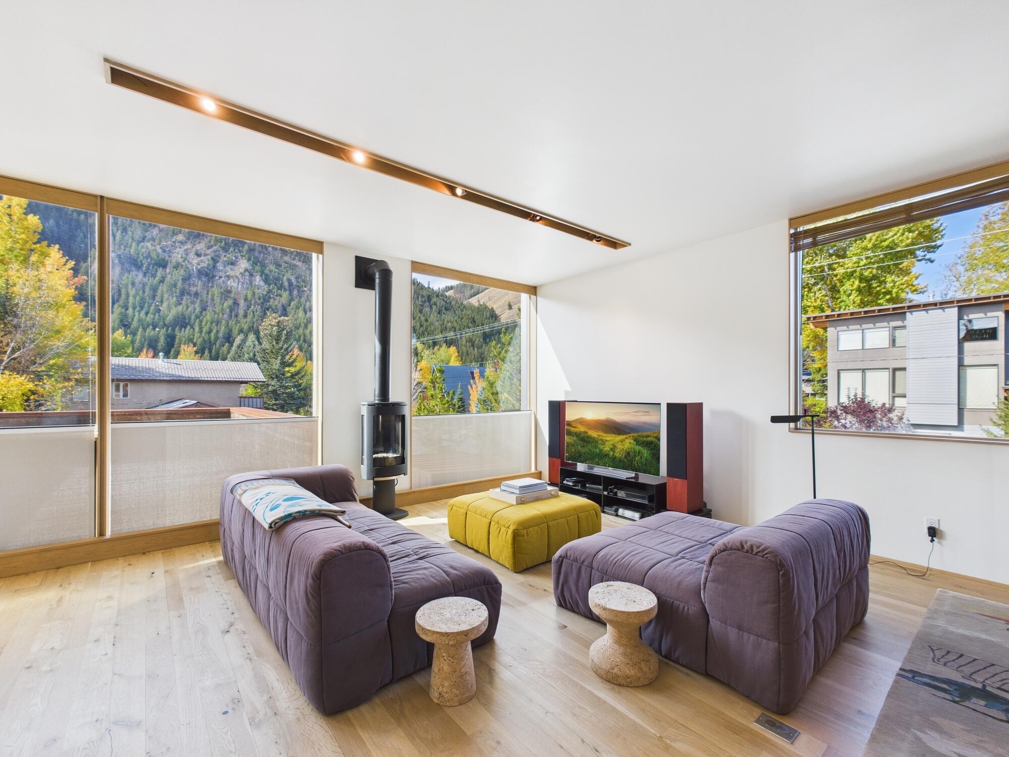 300 6th Street West, Unit B Ketchum, ID 83340 - Photo 10 of 30 Living Area