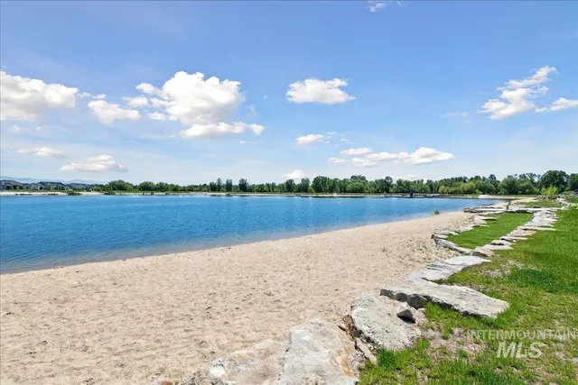 $750,000 | 92 South Wildgrass Way, Star, ID 83669