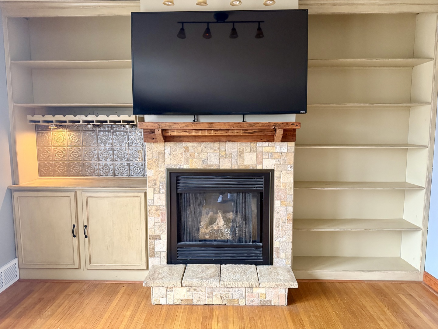 721 Adams Street Ottawa, IL 61350 - Photo 4 of 25