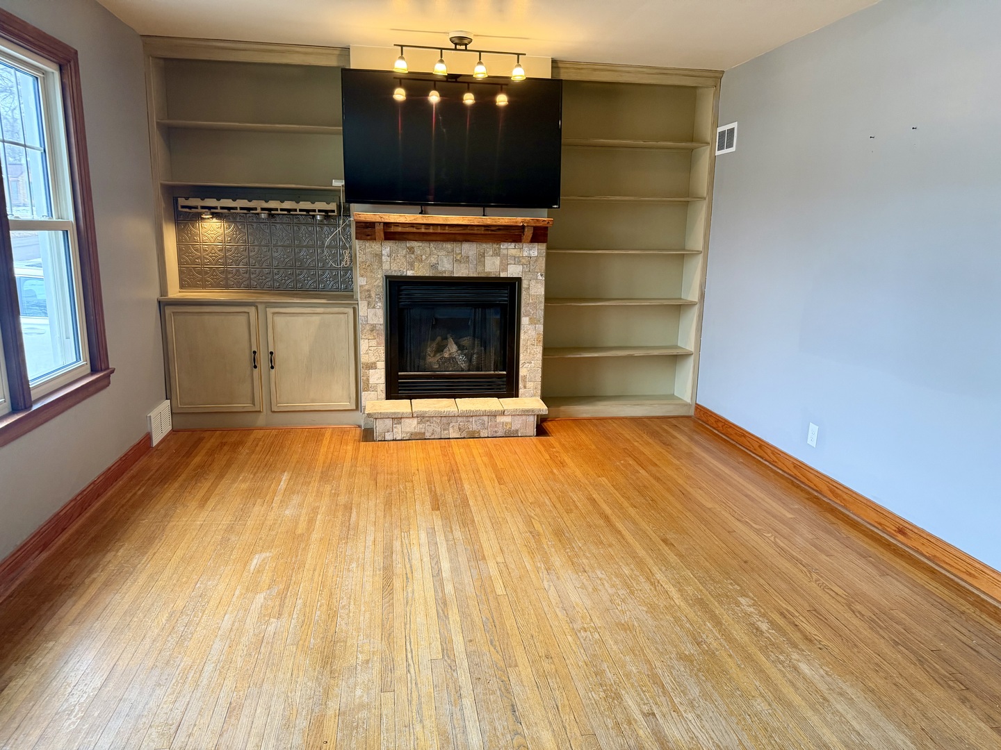 721 Adams Street Ottawa, IL 61350 - Photo 5 of 25