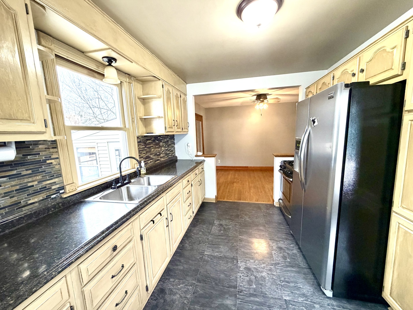 721 Adams Street Ottawa, IL 61350 - Photo 7 of 25