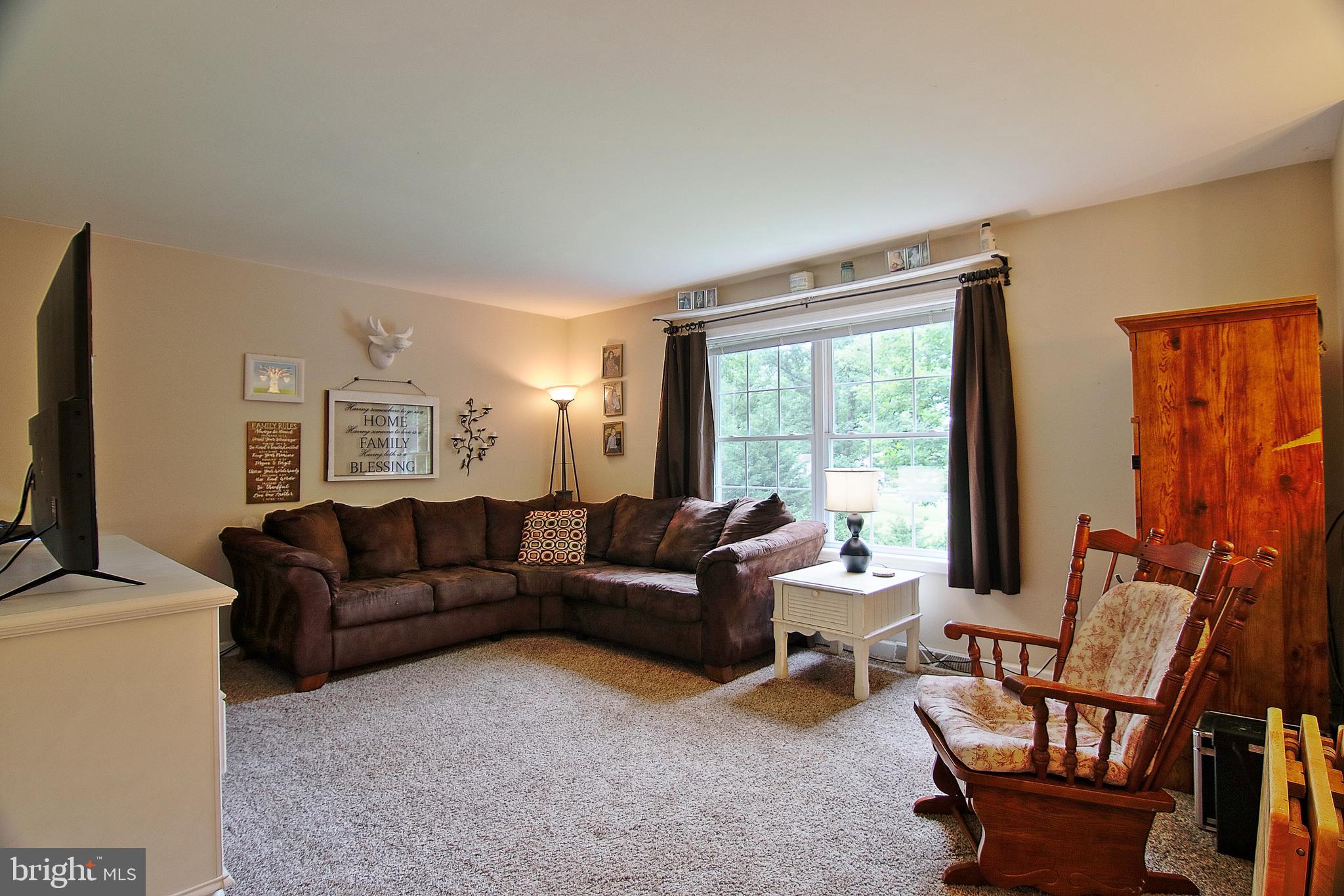 116 Buckwalter Road Pottstown, PA 19465 - Photo 8 of 29 Living Room