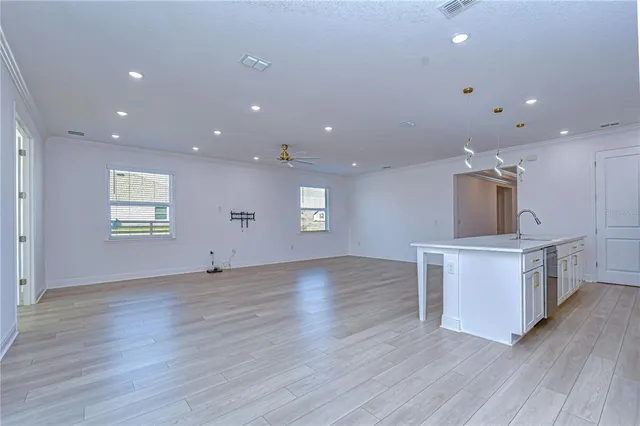 $3,600 | 10027 Dolphin Gull Circle, Thonotosassa, FL 33592