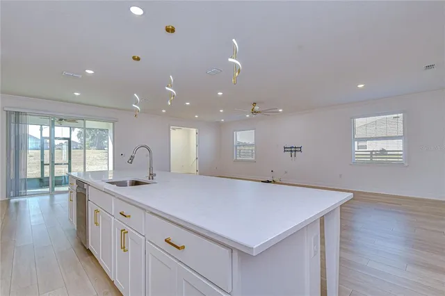 $3,600 | 10027 Dolphin Gull Circle, Thonotosassa, FL 33592