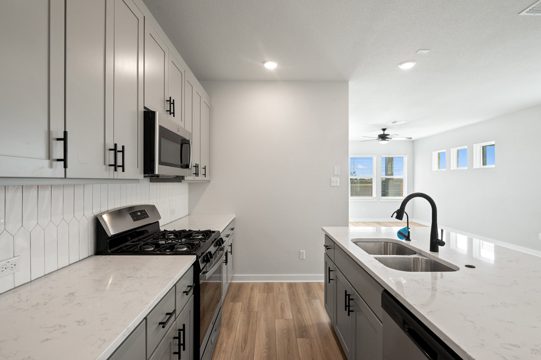 308 Emerie Way Georgetown, TX 78626 - Photo 12 of 40