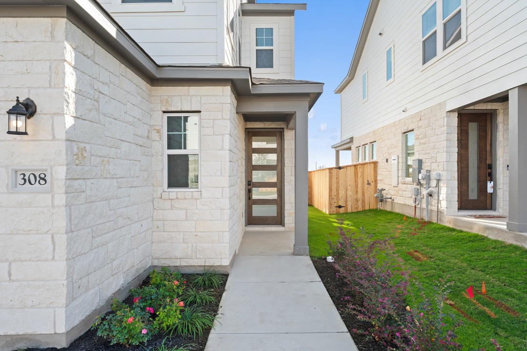 308 Emerie Way Georgetown, TX 78626 - Photo 4 of 40