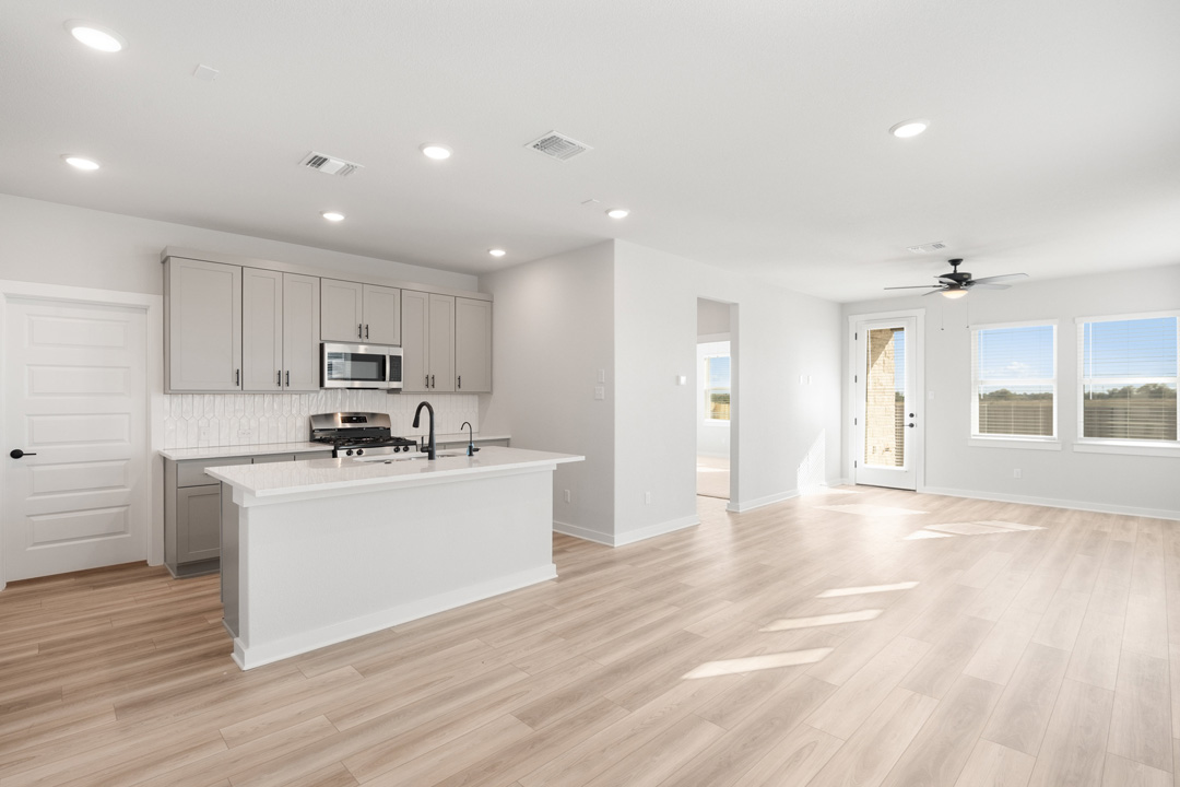 308 Emerie Way Georgetown, TX 78626 - Photo 9 of 40