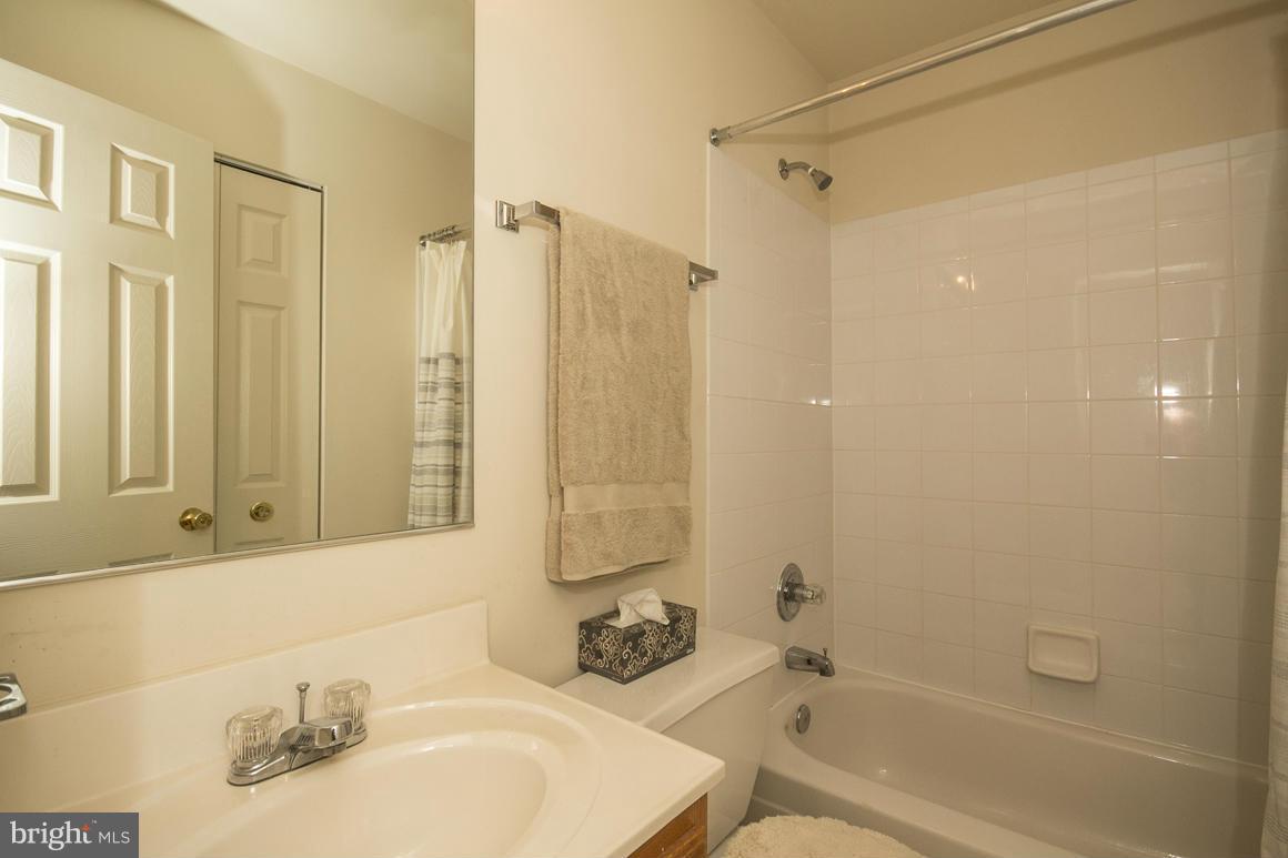 8433 Glad Rivers Row Columbia, MD 21045 - Photo 25 of 29 Bath