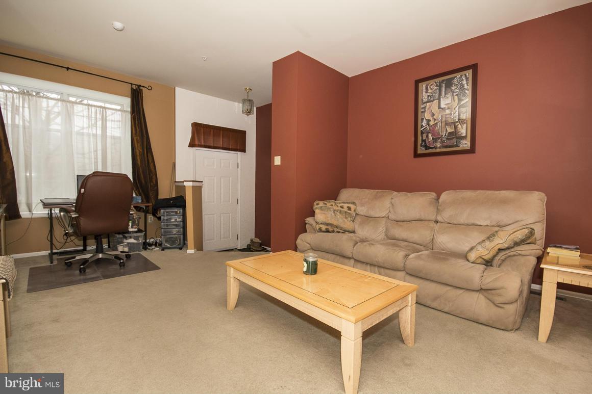 8433 Glad Rivers Row Columbia, MD 21045 - Photo 4 of 29 Family Room