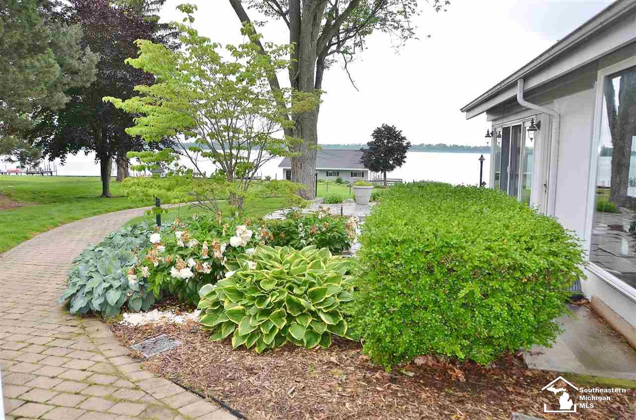 26055 East River Road Grosse Ile, MI 48138 - Photo 9 of 68