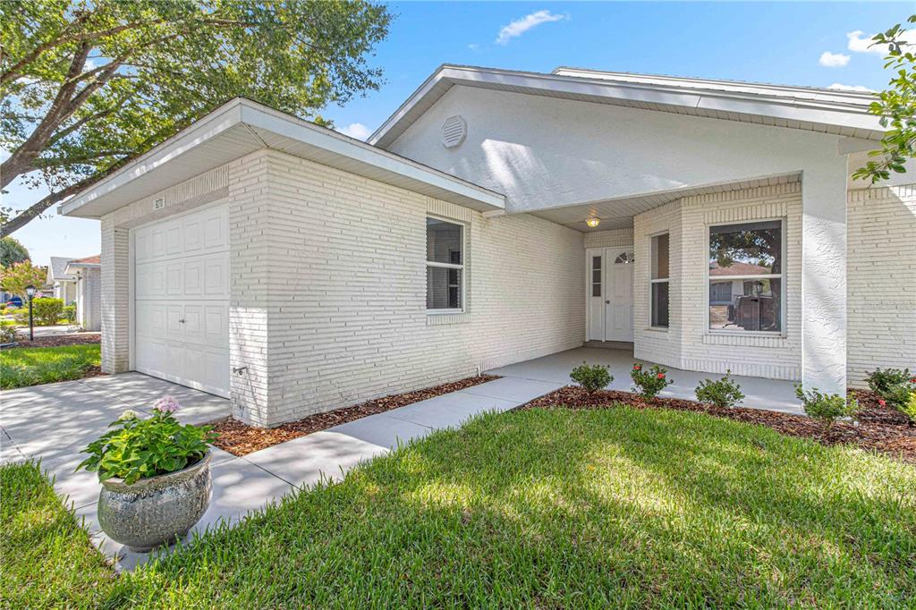 9270 Southwest 92nd Place Road Ocala, FL 34481 - Photo 2 of 32