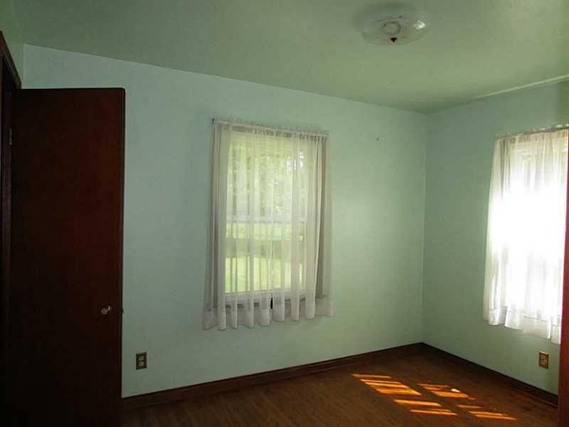 3660 East Thompson Road Indianapolis, IN 46237 - Photo 9 of 15 Gallery Image 9