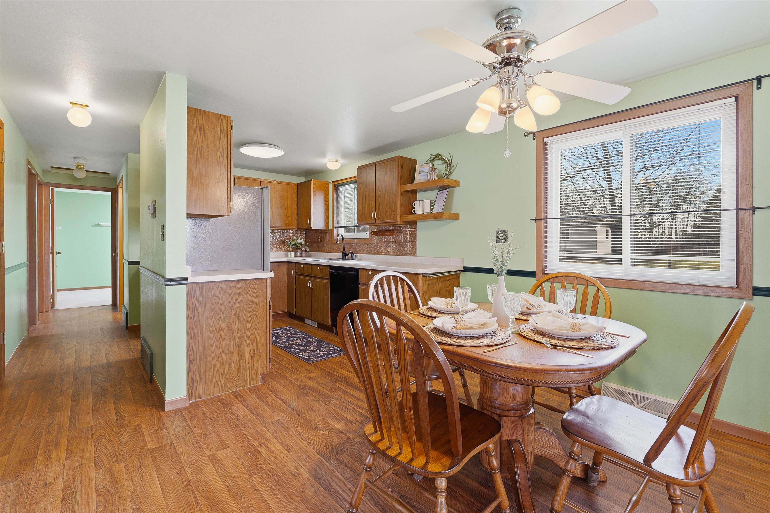 711 Castello Street Fremont, WI 54940 - Photo 6 of 47