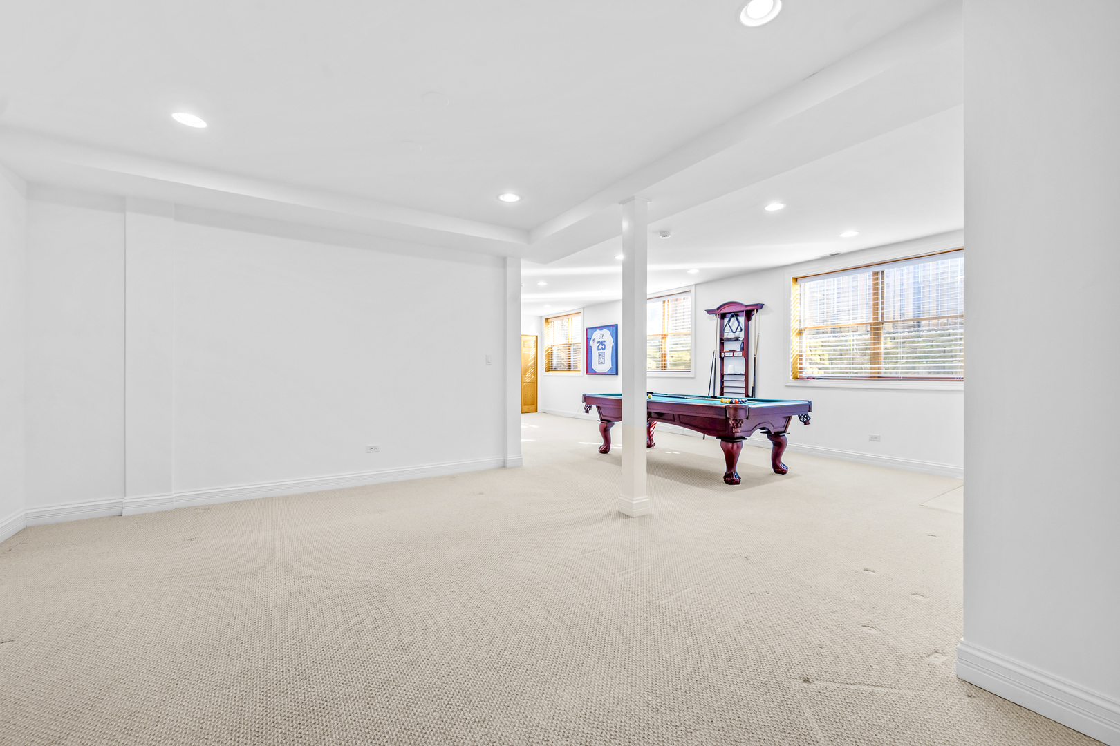 516 Drexel Avenue Glencoe, IL 60022 - Photo 23 of 32 a room with furniture and white walls