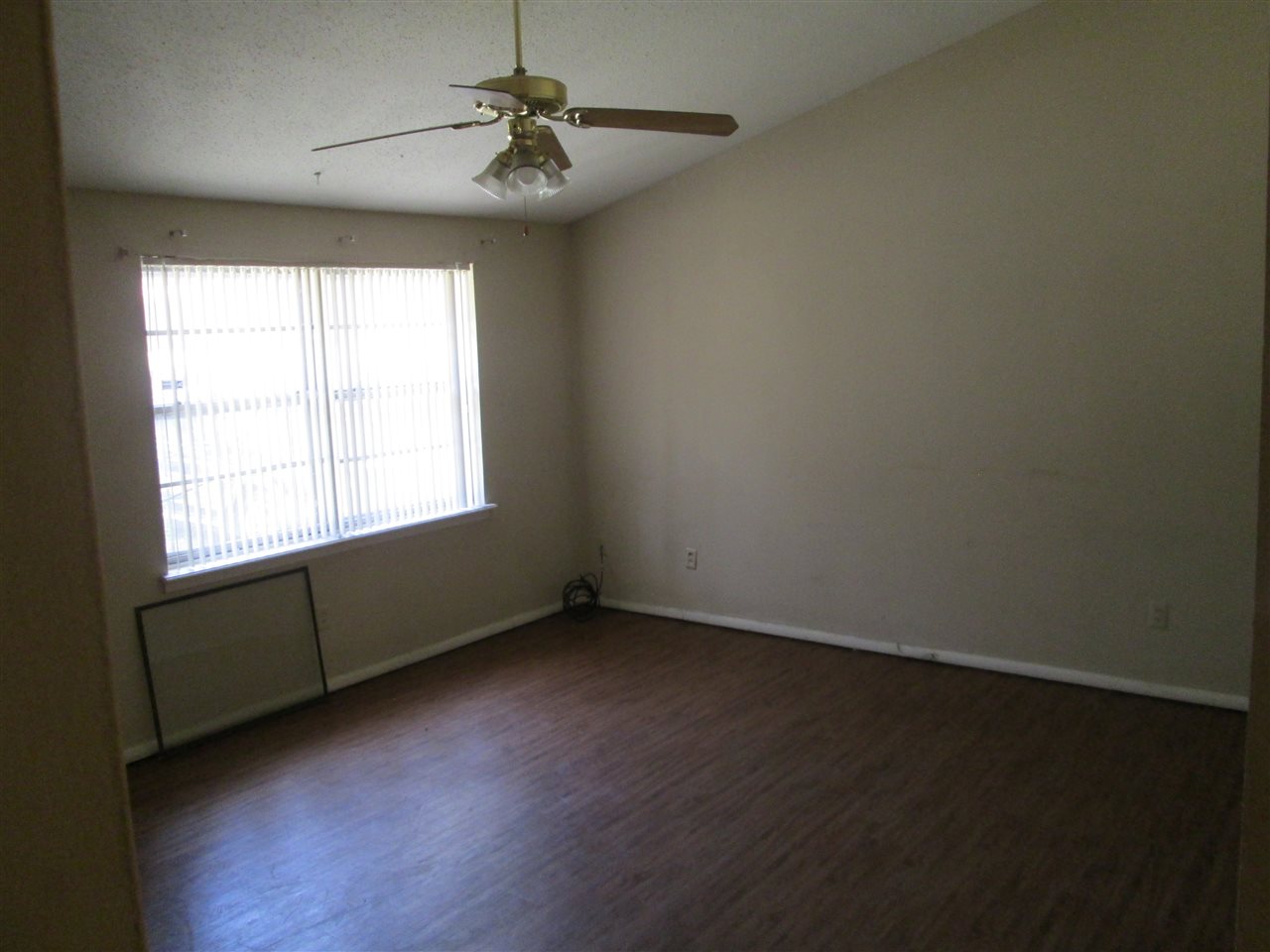 4519 Applegate Road Memphis, TN 38109 - Photo 2 of 12