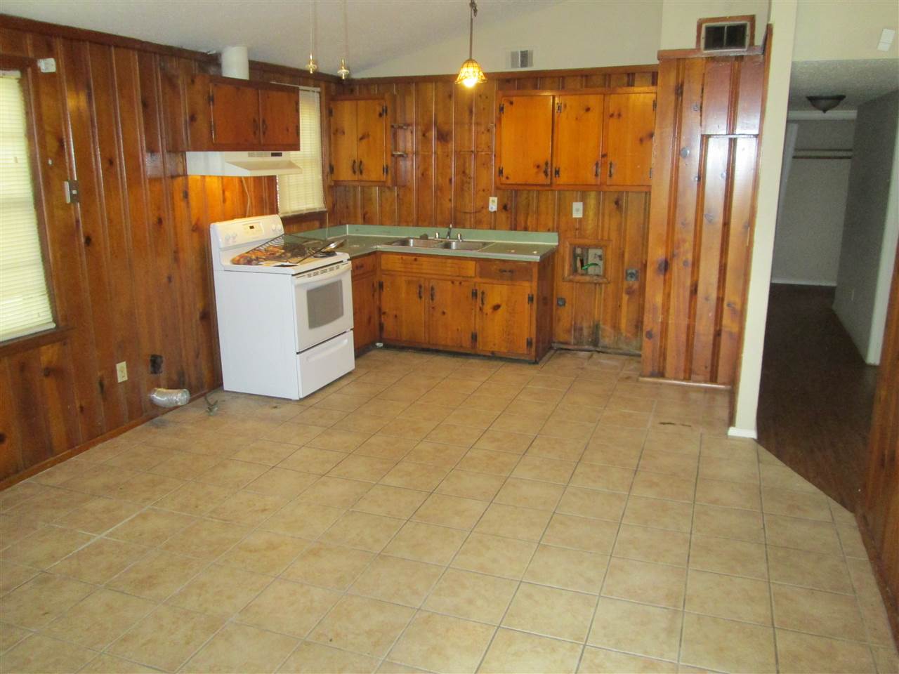 4519 Applegate Road Memphis, TN 38109 - Photo 3 of 12