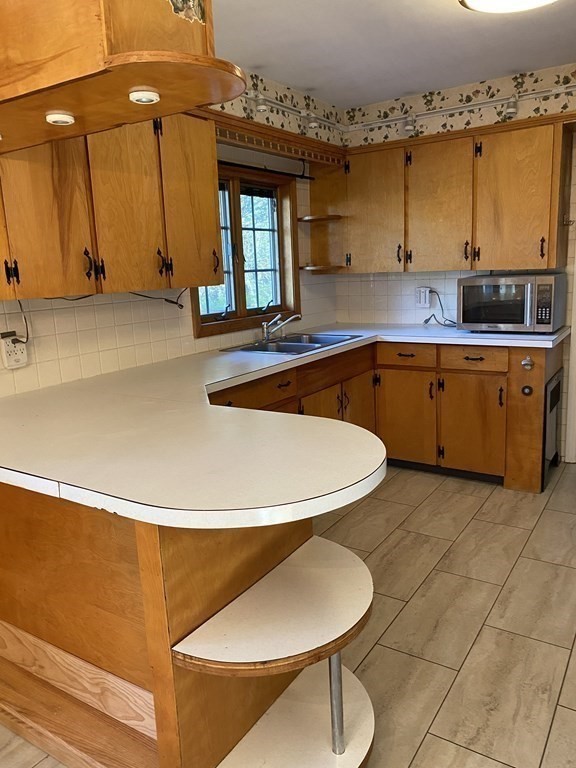 34 Knower Road Westminster, MA 01473 - Photo 3 of 20
