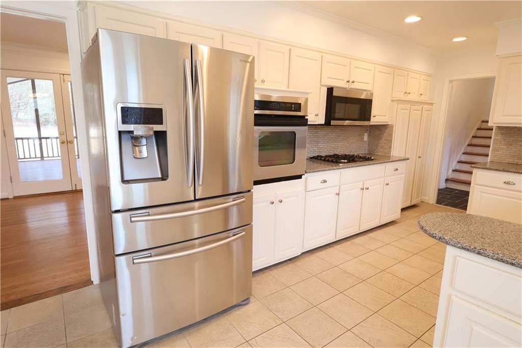 1735 Moonstone Court Decatur, GA 30033 - Photo 4 of 32