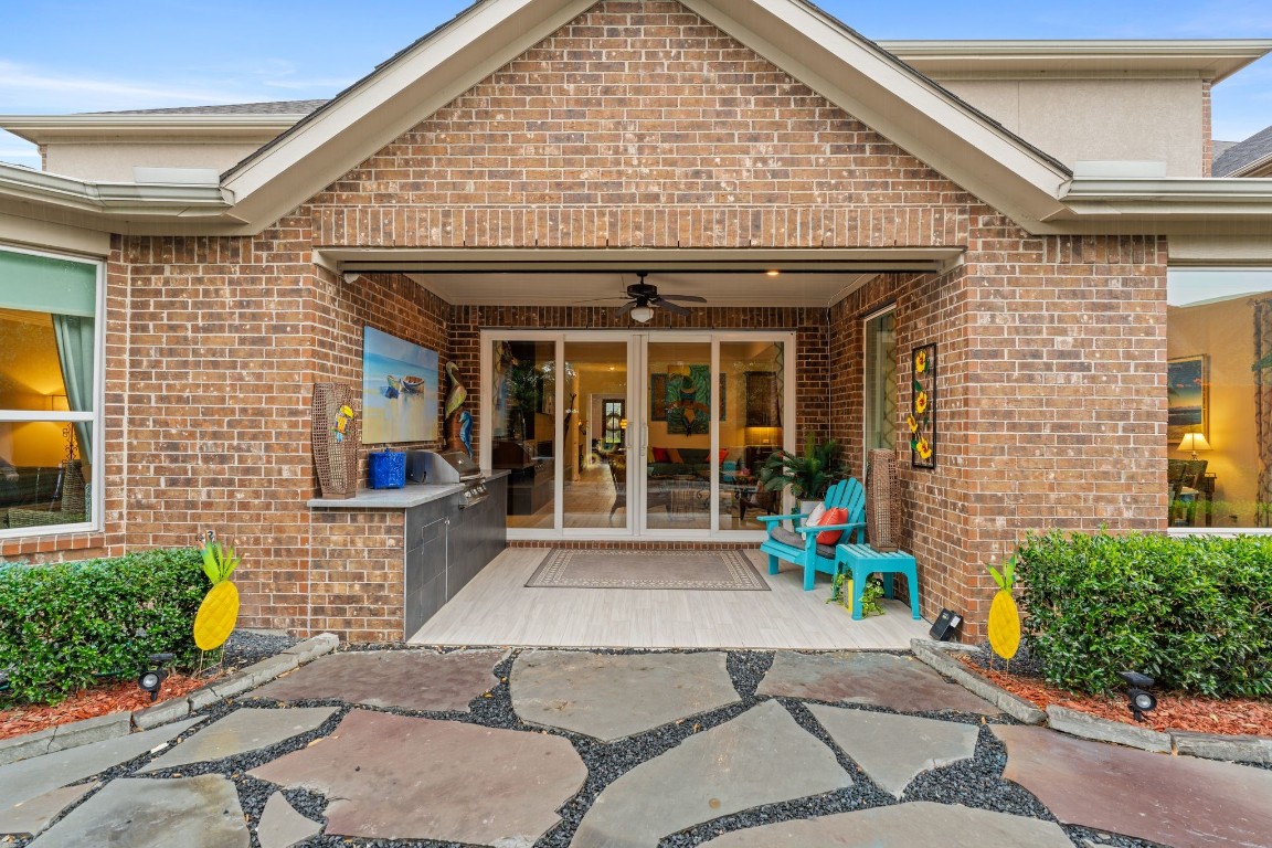 51 Scepter Ridge Sugar Land, TX 77498 - Photo 43 of 46 a front view of a house with a porch