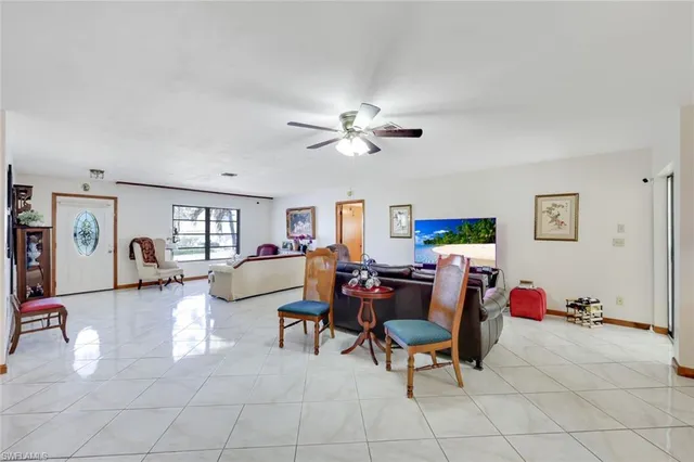$1,399,000 | 9940 Vanderbilt Drive, Naples, FL 34108