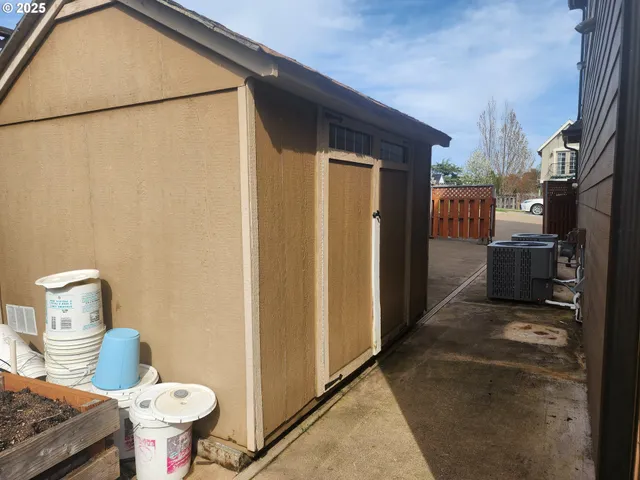a house view with outdoor space