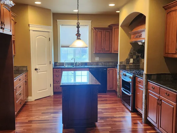 $555,000 | 102 Sarah Bear Lane, Winston, OR 97496