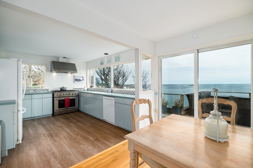 17 Eaglehead Road Manchester, MA 01944 - Photo 13 of 42